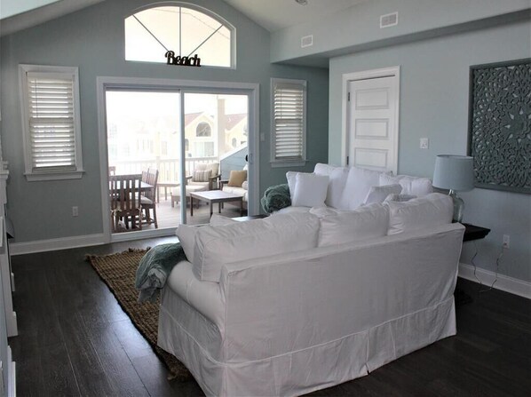 TV, fireplace, DVD player