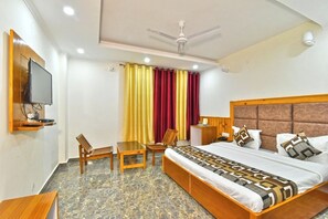 Deluxe Double Room | Free WiFi - Hotel Pine View # 5 Star Feeling # Near Cricket stadium 5 km# VPO, Sudher Dharamshala (Dharamshala)
