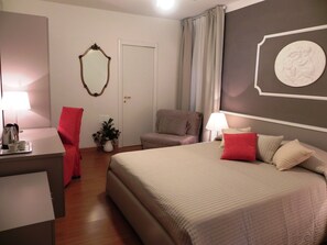 舒適雙人房 | 房內夾萬、書桌、遮光窗簾/窗簾、免費 Wi-Fi