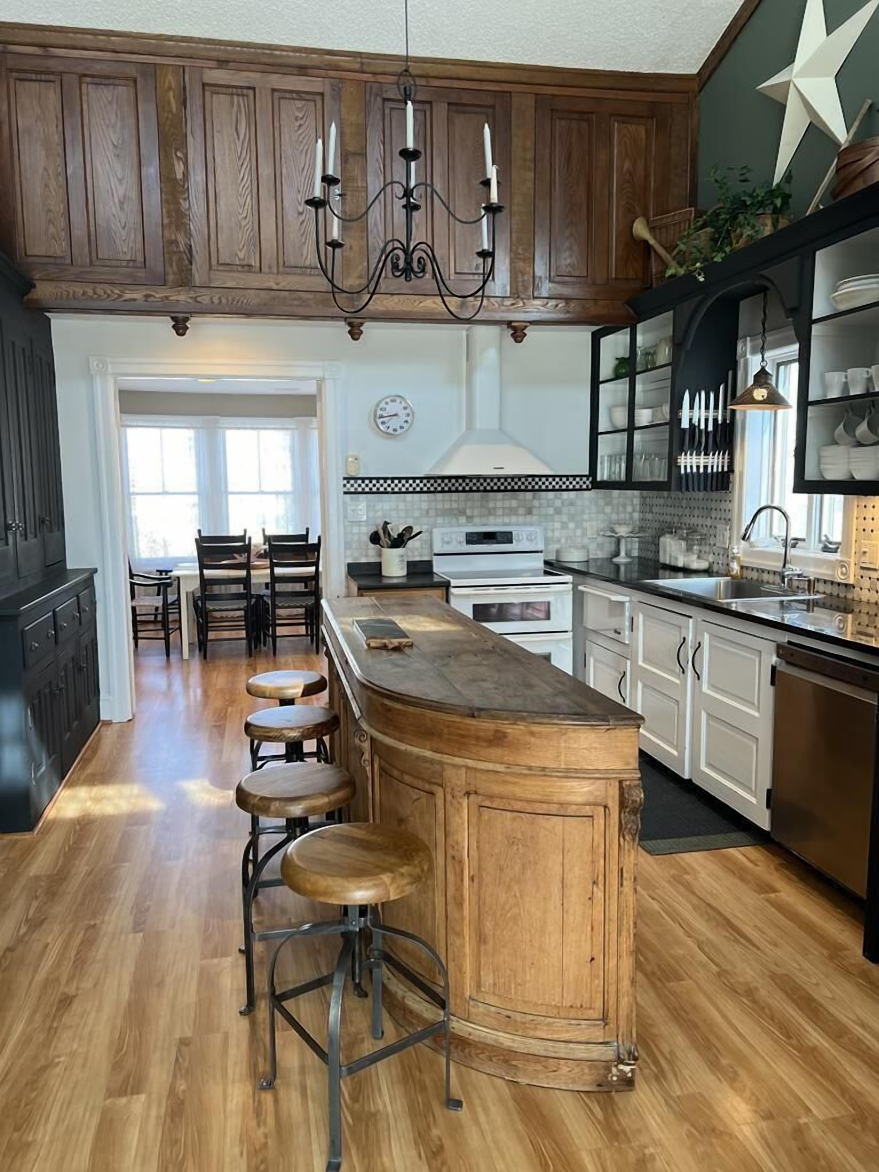 Oven, stovetop, dishwasher, coffee/tea maker