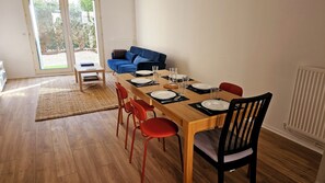 Dining - Paul Eluard - Quiet house with central Tours parking lot (Tours)