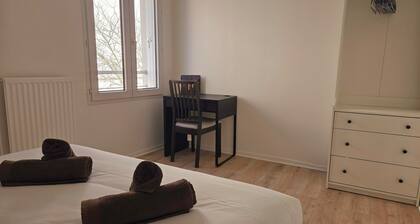 Paul Eluard - Quiet House with Central Parking in Tours