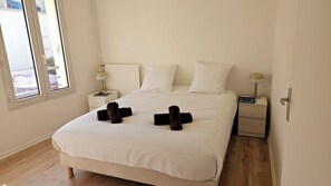 4 bedrooms, desk, iron/ironing board, WiFi - Paul Eluard - Quiet house with central Tours parking lot (Tours)