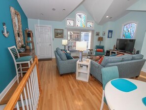 Una televisión, un reproductor de DVD