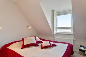 3 bedrooms, iron/ironing board, free WiFi - Duplex in Knokke-Heist with Sea Views (KNOKKE-HEIST)