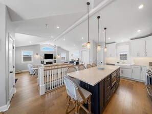 電子レンジ、オーブン、コンロ、食器洗い機