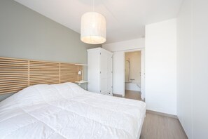3 chambres, fer et planche à repasser, accès Internet