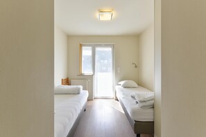 3 chambres, fer et planche à repasser, Wi-Fi gratuit