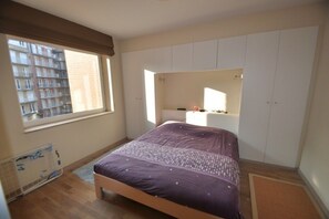 2 bedrooms, iron/ironing board