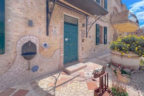 Exterior detail - Villa Antolina Apartments - Heaven In A Room (San Benedetto Del Tronto)