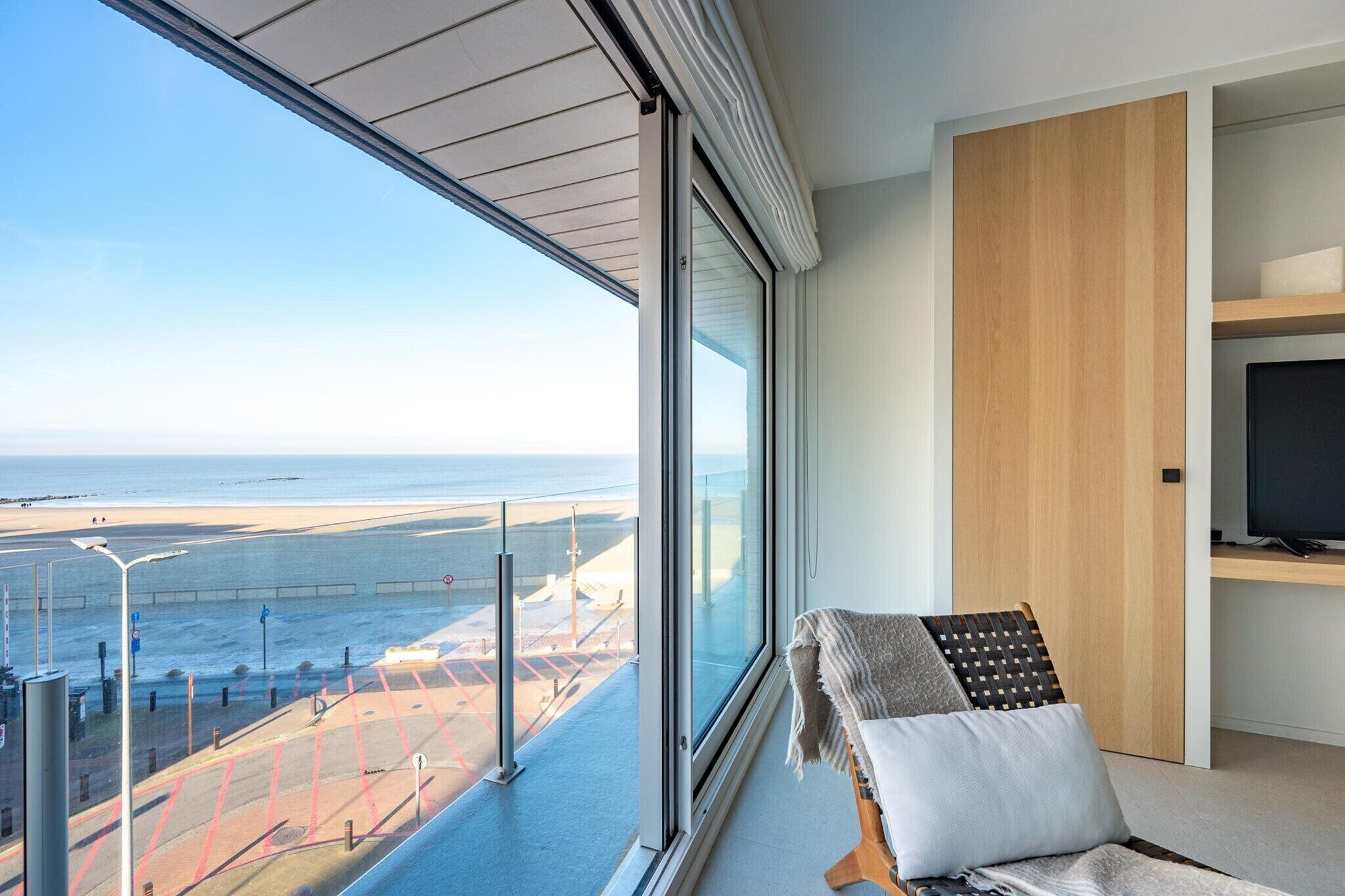 المنشأة من الداخل