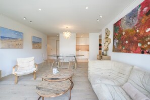 Smart TV - Apartment in Belgium with Stunning Sea View (KNOKKE-HEIST)