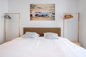 3 bedrooms, iron/ironing board, free WiFi