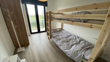 2 slaapkamers, een strijkplank/strijkijzer, gratis wifi