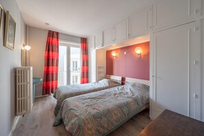 3 chambres, fer et planche à repasser, accès Internet