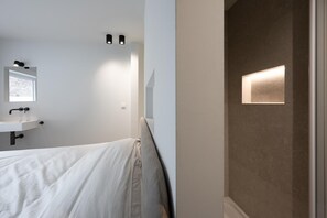 6 soverom, strykejern/-brett og wi-fi (inkludert)