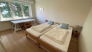 3 slaapkamers, een strijkplank/strijkijzer, gratis wifi