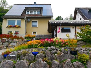 Exterior - Holiday Apartment 'Am Silberg' with Mountain View, Private Terrace & Wi-Fi (Plettenberg)