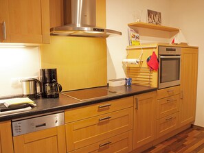 Kühlschrank, Ofen, Herdplatte, Geschirrspüler