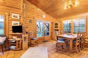 Dining - Holiday Home 'Hohlwegstübchen' with Shared Terrace, Shared Garden and Wi-Fi (Sundern (Sauerland))