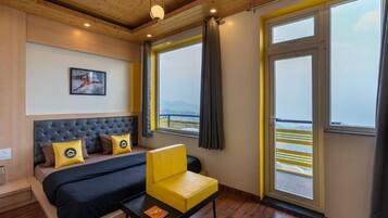 Superior Double Room with Balcony and Valley View | Soundproofing, free WiFi, bed sheets