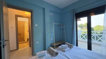 Classic Apartment, Courtyard View | 2 bedrooms, in-room safe, blackout drapes, free WiFi