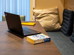 Interior - Apartment 'Blau Mit Müritzblick' with Lake View, Shared Pool and Wi-Fi (Waren)