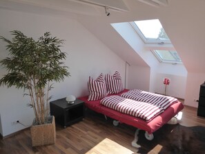 1 bedroom, free WiFi, bed sheets - Apartment 'Bodenseeblick' with Lake View, Balcony and Wi-Fi (Nonnenhorn)