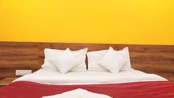 Escritorio, espacio para trabajar con laptop y wifi gratis