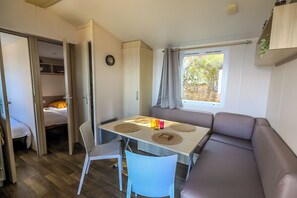 3 chambres, fer et planche à repasser, Wi-Fi, literie fournie