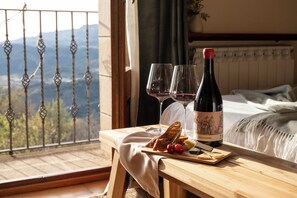 Standaard tweepersoonskamer, uitzicht op bergen | Gratis wifi