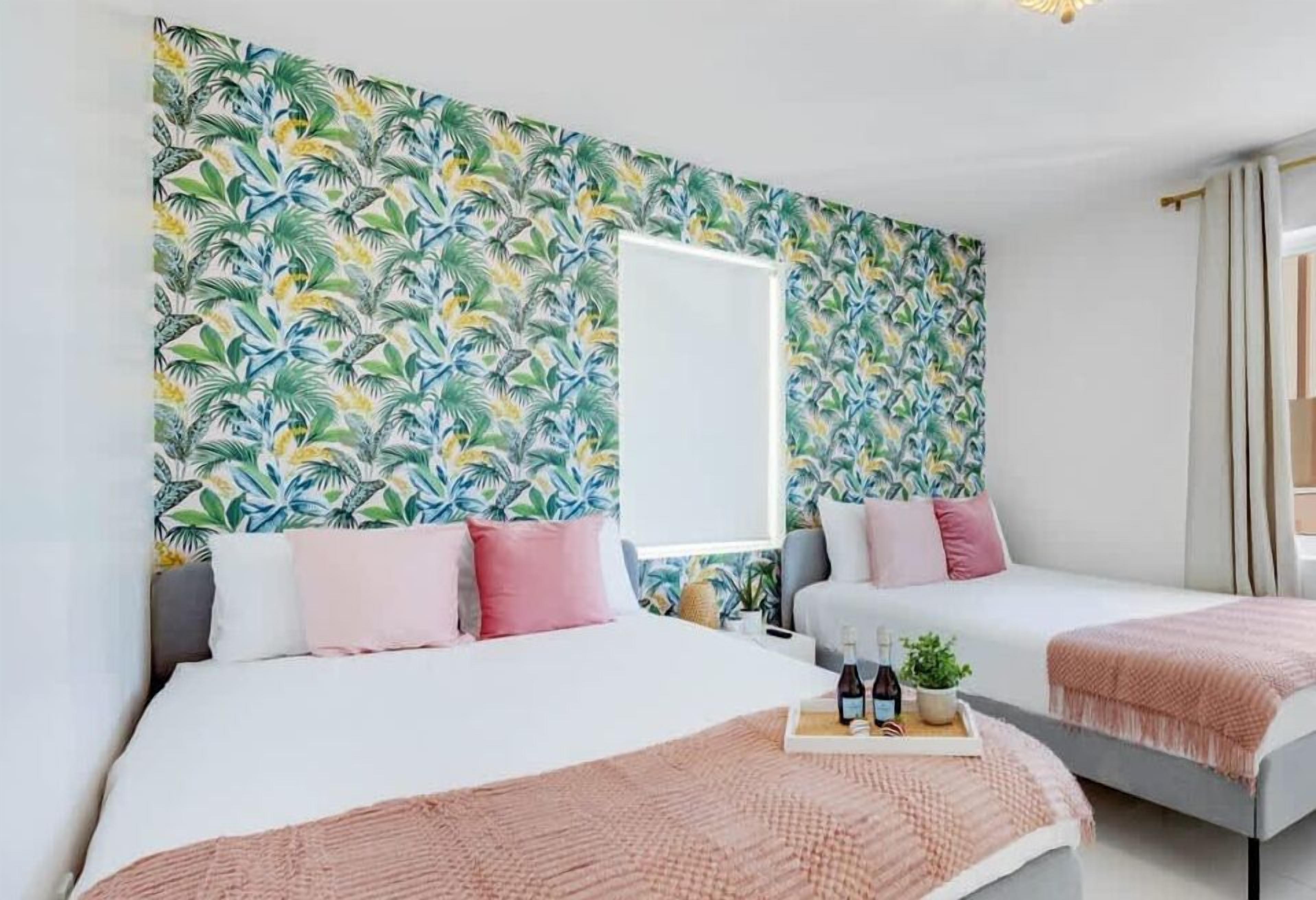 2 多间卧室、办公桌、熨斗/熨衣板、旅行婴儿床