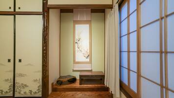 Classic House, Balcony