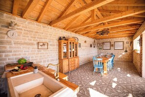 Outdoor dining - Rural villa Adriart (Stankovci)