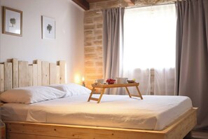 4 chambres, fer et planche à repasser, Wi-Fi, draps fournis
