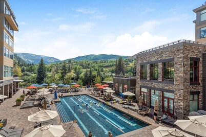 LUXE Riverfront Mountain Retreat | Walk to Gondola