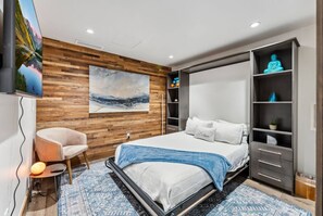 4 bedrooms, desk, iron/ironing board, travel cot