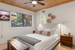 3 bedrooms, desk, iron/ironing board, travel crib