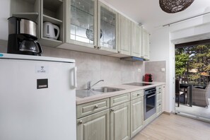 Réfrigérateur, four, plaque de cuisson, lave-vaisselle