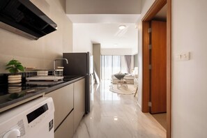 Comfort Studio | Private kitchen | Dining tables - Royal Platinum Condo by Soben Homes (Phnom Penh)