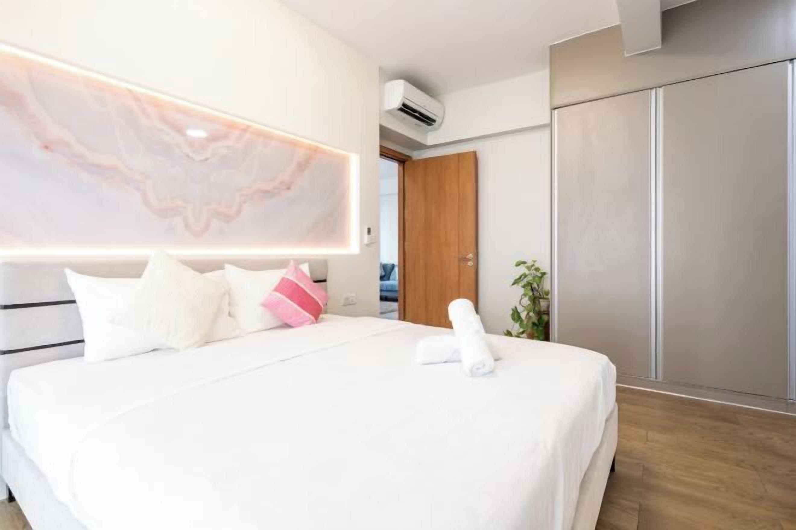 Iron/ironing board, free WiFi