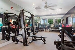 Fitness facility - CozySuites Chandler 2BR with 2 pools + Jacuzzi! 11 (Chandler)