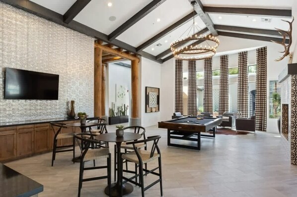 Games room - CozySuites Chandler 2BR with 2 pools + Jacuzzi! 11 (Chandler)