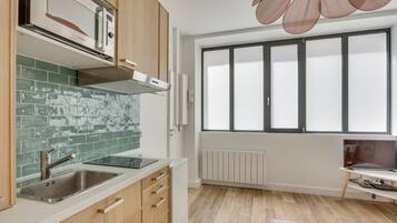 Micro-ondes, plaque de cuisson