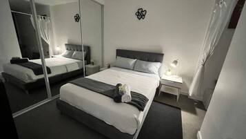 2 bedrooms, desk, iron/ironing board, free WiFi