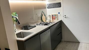 Microwave, oven, stovetop, dishwasher