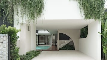 Luxury Villa, Pool View | Blackout drapes, soundproofing, free WiFi, bed sheets