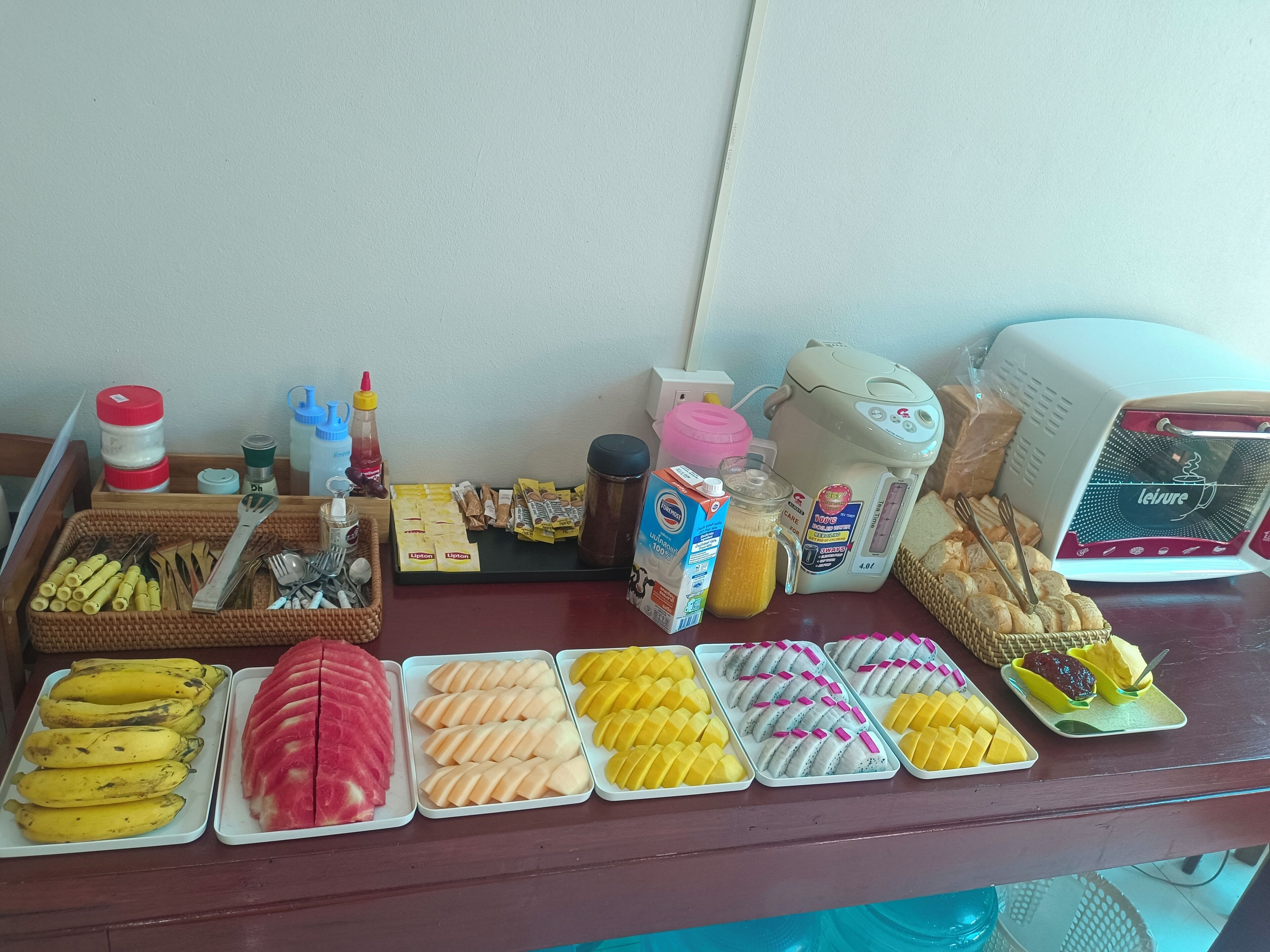 Free daily continental breakfast 