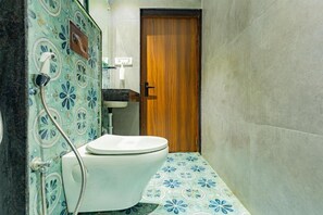 Deluxe Double Room | Bathroom | Shower, hair dryer - The Hosteller Jaipur, City Centre (Jaipur)