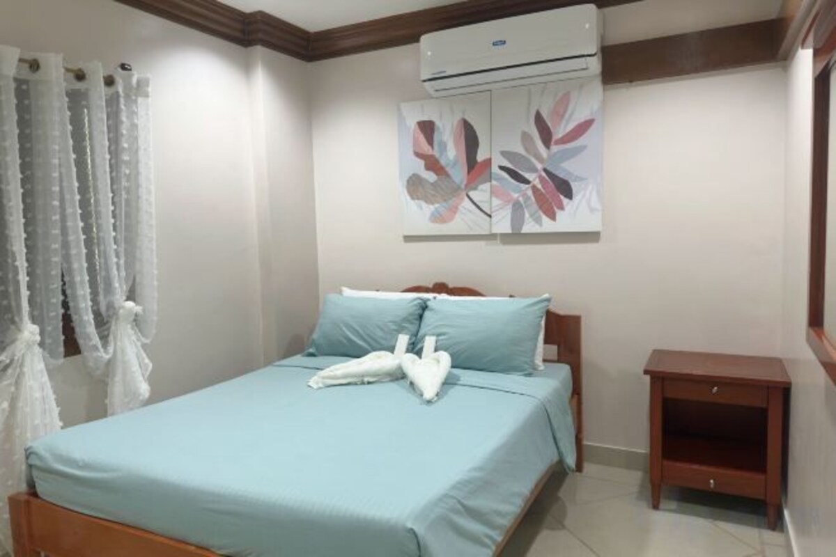 WiFi (free), bed sheets